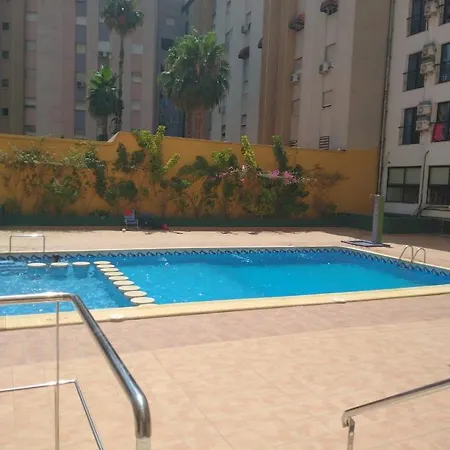דירה Cosy Flat With Pool Access בנידורם